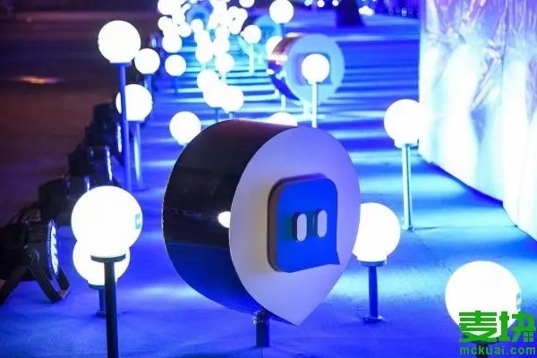 陌陌女号怎么发朋友圈引流？